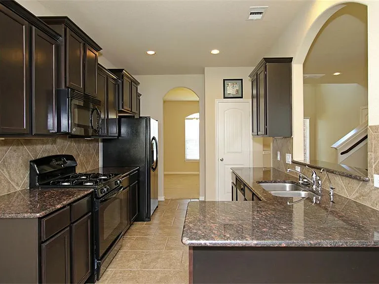 8902 Finnery Dr — Photo 9
