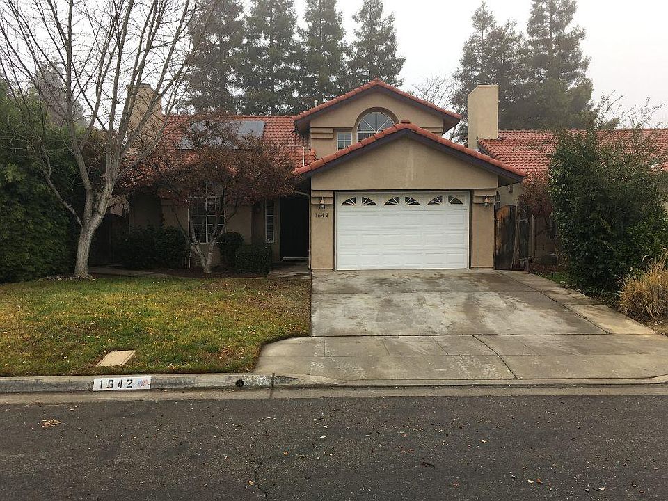 1st image of 1642 E Lester Ave