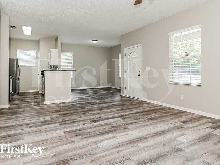 3207 Rosselle St — Photo 5