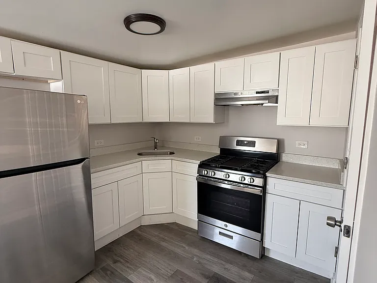3004-06 S Archer Ave S #4FE — Photo 5