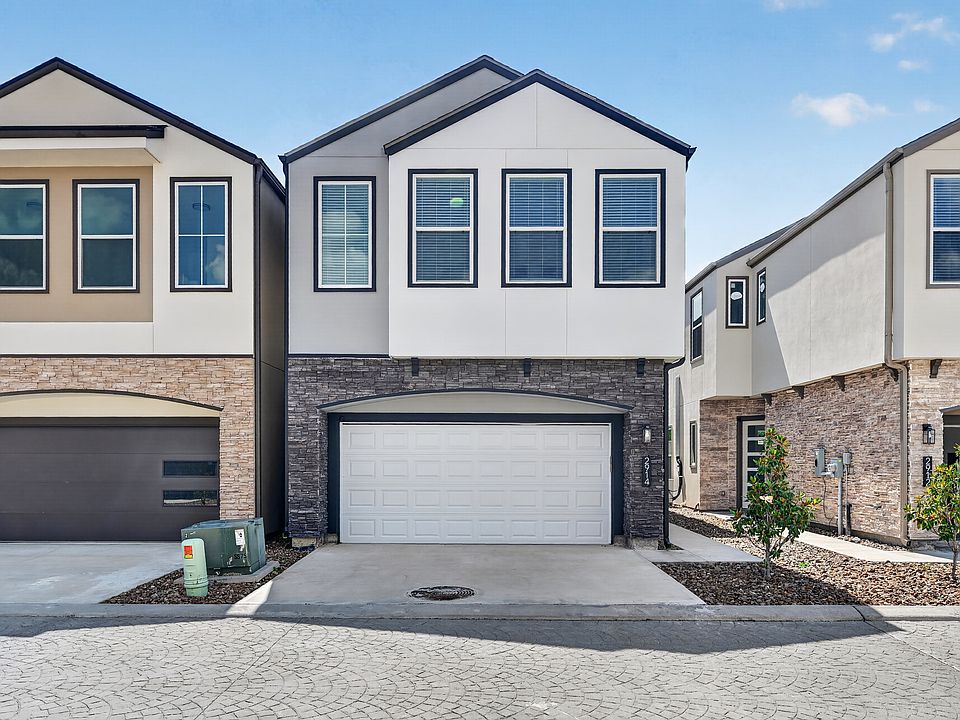 1st image of 2914 El Fenice Ln