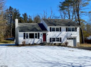 2 Lindabury Ave, Bernardsville, NJ 07924