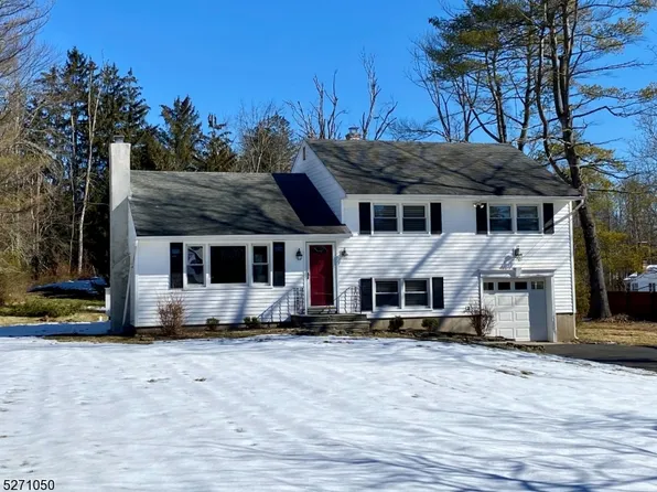 2 Lindabury Ave, Bernardsville Boro, NJ 07924