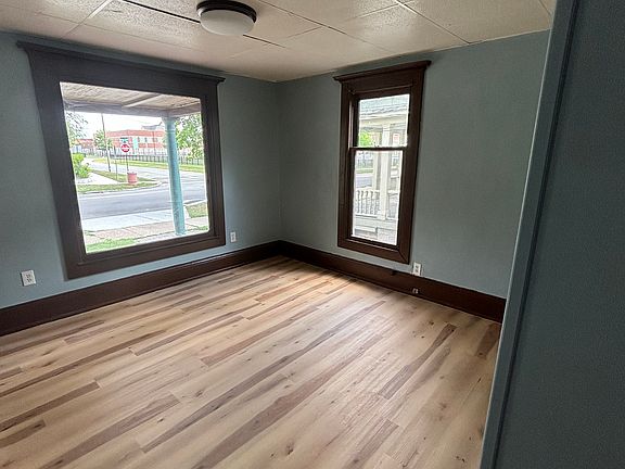 2nd image of 427 West Ave APT A1