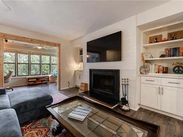 216 River Mill Cir, Roswell, GA 30075