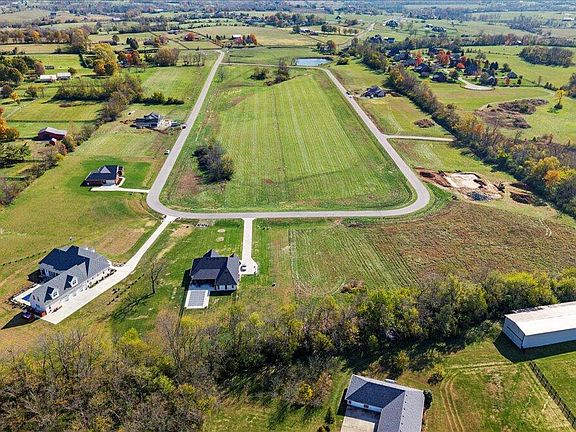 5th image of 117 Maple Lawn Cir
