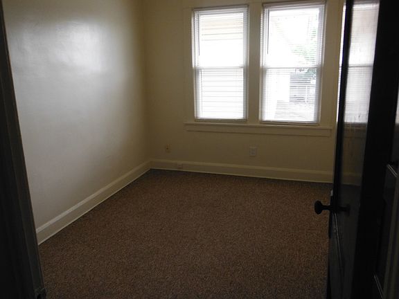 5th image of 1005 Broad Ave NW #201