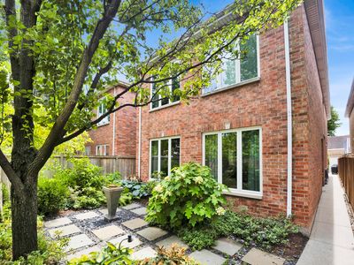 1727 W Peterson Ave, Chicago, IL, 60660