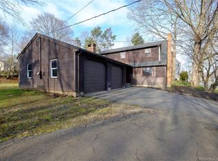 102 Hollyberry Ln, Plainville, CT 06062