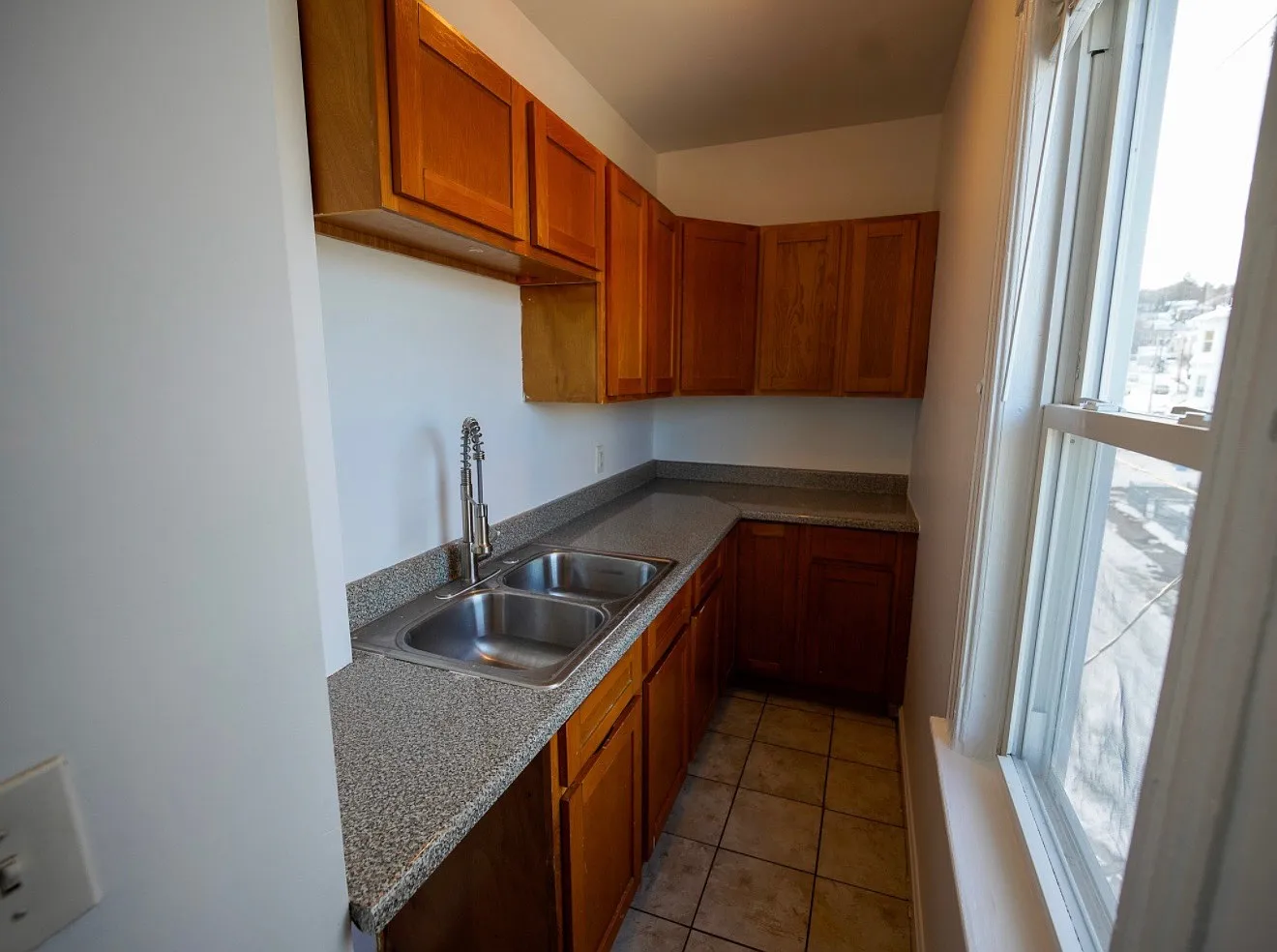 3 bed, 950 sqft, $1,000 — Photo 4
