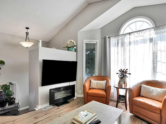 4th image of 7237 W Laguna Way NE