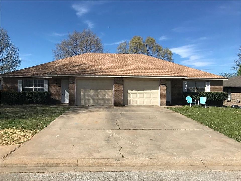 1st image of 805/807 Eastview Dr