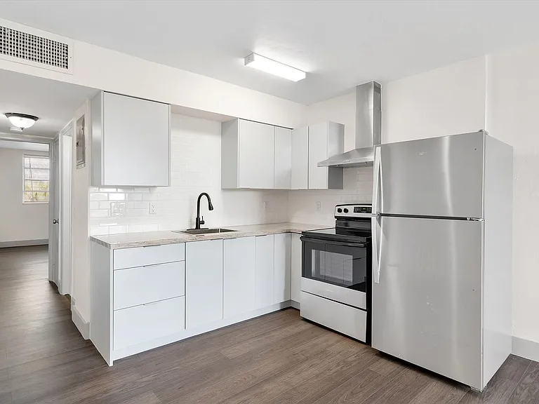 1715 N 16th Ave #111 — Photo 30