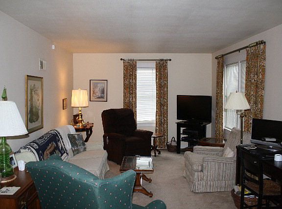 2nd image of 523 Allen Ave