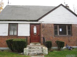 746 Decatur St, Uniondale, NY 11553