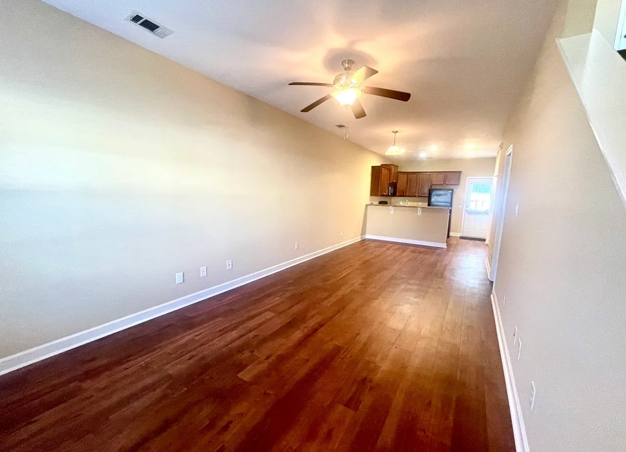 3 bed, 2.5 bath, $1,850 — Photo 2