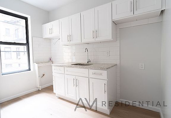 3rd image of 537 Ovington Ave #10