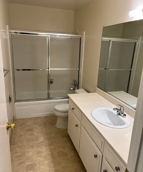 Spacious hall bath with shower over tub
