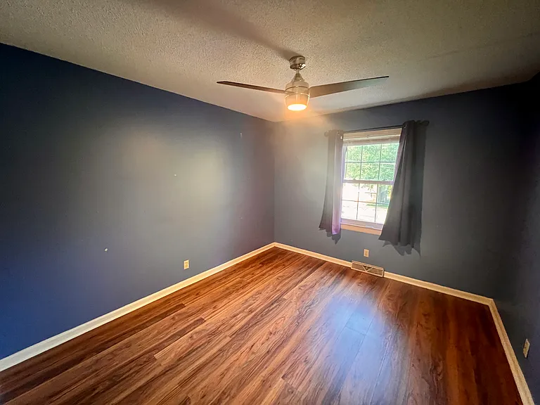112 Kirk Dr — Photo 10