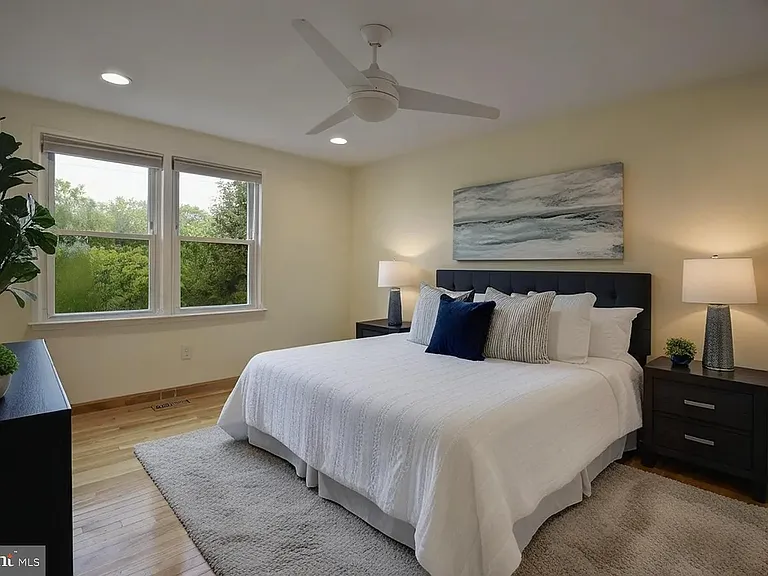 9321 Bentridge Ave — Photo 29