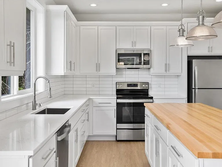 9002 Redmond Woodinville Rd NE #9002 — Photo 3