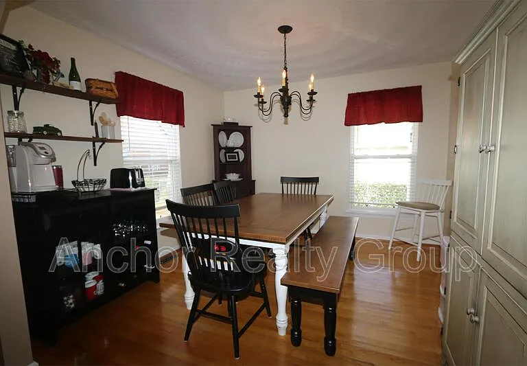 1618 Kingston Ave — Photo 18