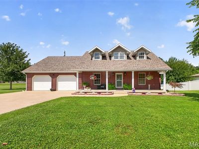 1269 Quail Valley Cir, Lebanon, MO, 65536