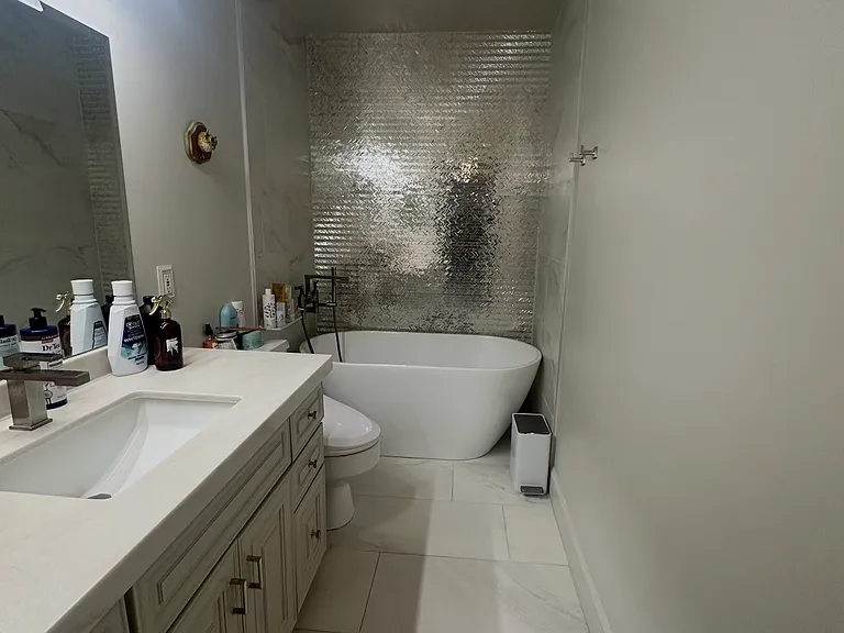 123 E 2nd Ave #4 — Photo 4