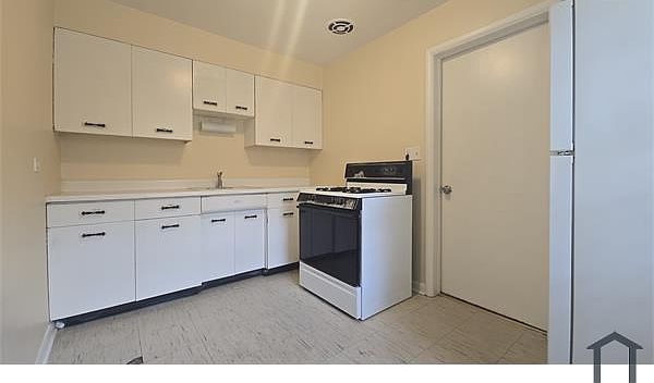 1st image of 2213 Logan St #4L
