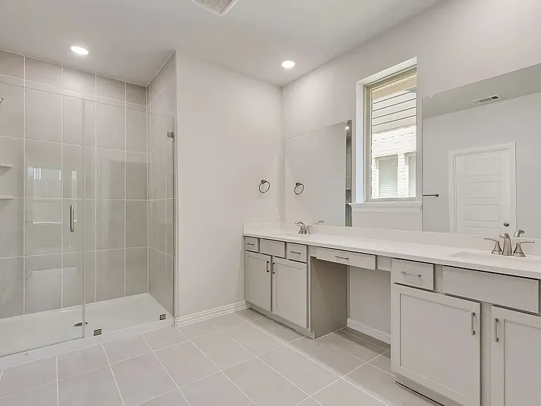 3317 Loftwood Ln — Photo 4