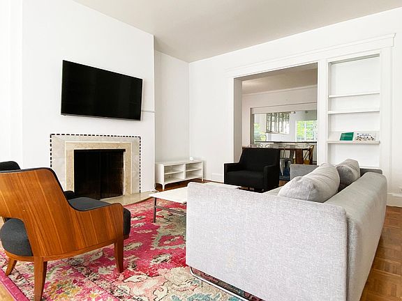 5th image of 4324 N Clarendon Ave