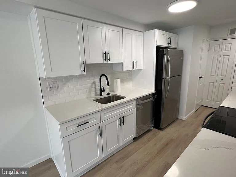 246 Fir Tree Ct — Photo 3