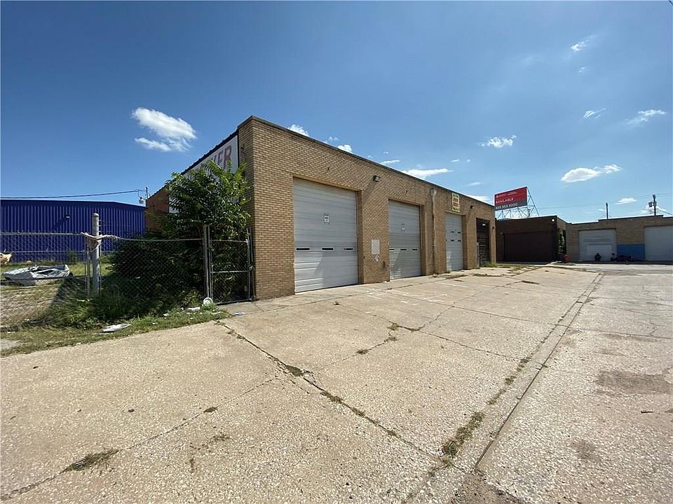 2nd image of 220 S Francis Ave