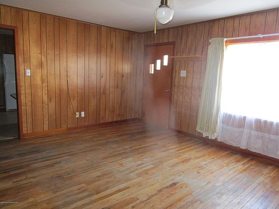 3rd image of 1012 W Bradford St