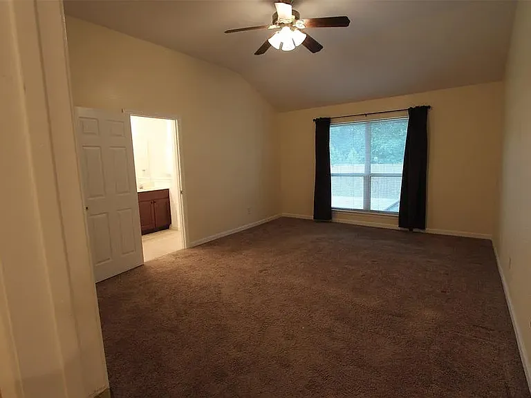 22715 Bridgewater Dr — Photo 8