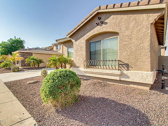 3rd image of 16762 W Lariat Ln