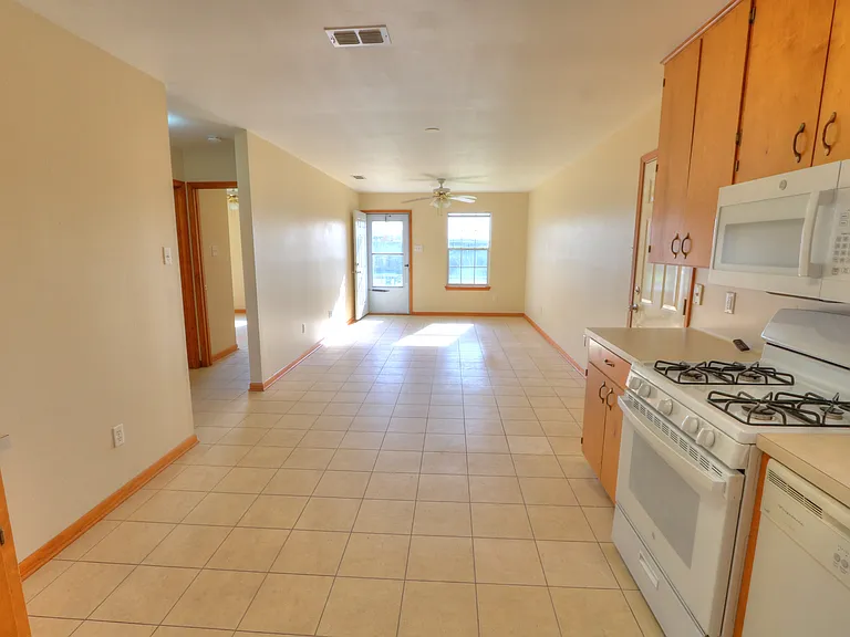 6518 Birmingham St — Photo 9