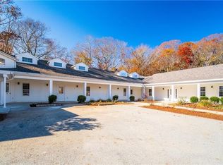 1154 Poquonnock Rd, Groton, CT 06340