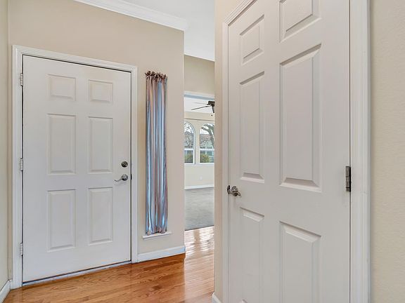 4th image of 2934 Las Flores Cir