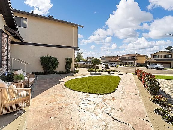 5th image of 2984 Springbrook Ct