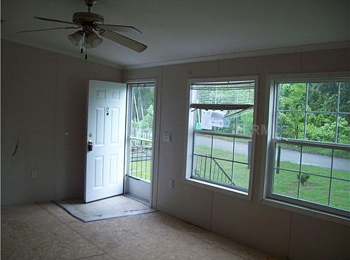4th image of 9 E Redding St