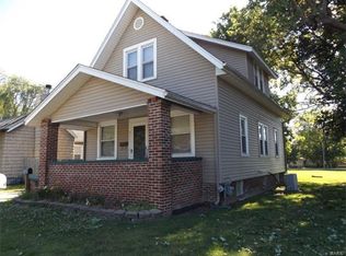 911 N Jefferson St, Litchfield, IL 62056