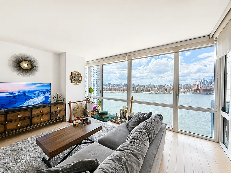 22 N 6th St #25L — Photo 1