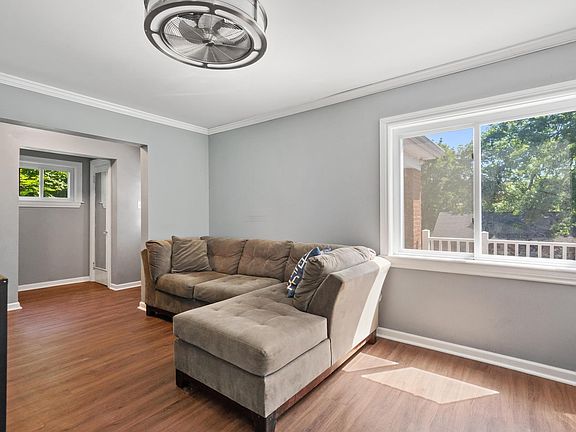 5th image of 2630 Mount Royal Rd