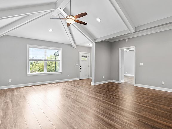 2nd image of 3463 Crompton St