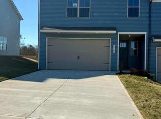 1727 Bennett Village Dr, Maryville, TN 37804