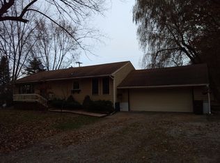 2001 Pierce Rd, Chelsea, MI 48118