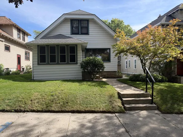 1613 E Pryor AVENUE, Milwaukee, WI 53207