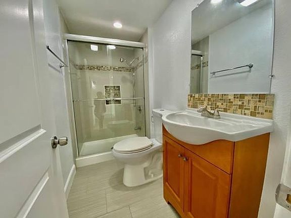 3rd image of 1944 Panama Ave #1