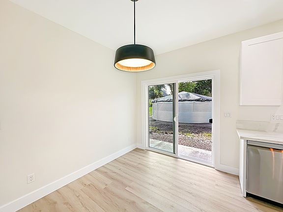 5th image of 16-2080 Jewel Dr